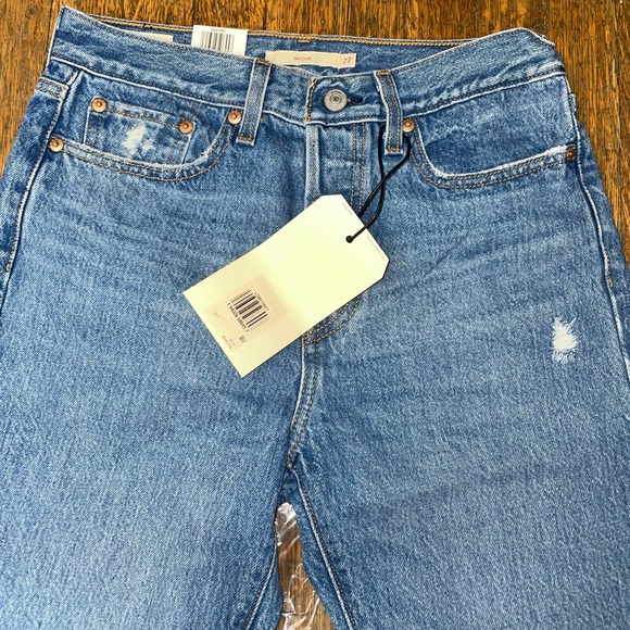 Levi’s boyfriend jeans🔗 - Picture 5 of 11